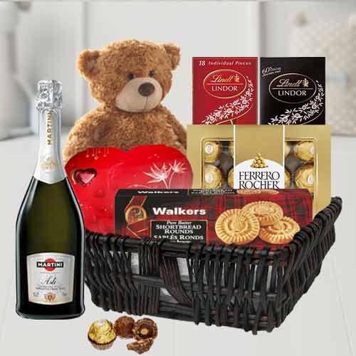 Best Birthday Gift for Sister | Unique Birthday Gift Hampers for Sister —  Angroos.com - Angroos - Medium