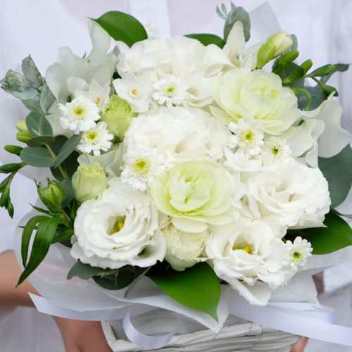 White Arrangement For Funenal-Best Flowers To Send For Sympathy