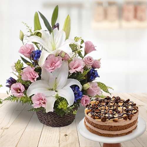 - Flower And Cake Gift Set