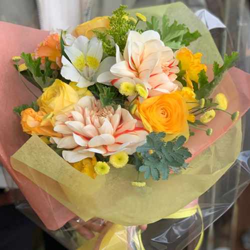 It Looks Like Love - Send Get Well Flowers To Japan